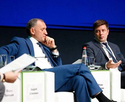 Roman Petrukhin speaking at the Innovation Infrastructure Forum