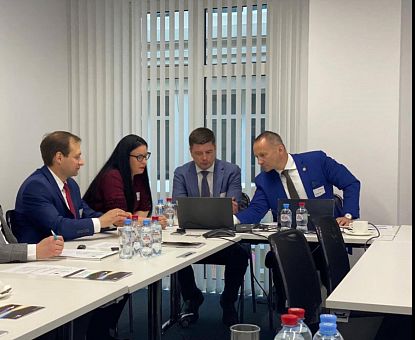 Roman Petrukhin at a meeting with the National Investment and Privatization Agency from Belarus in St. Petersburg