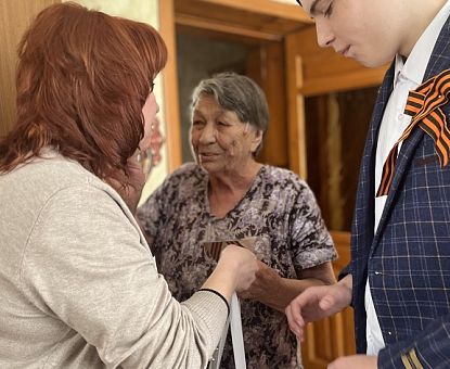 Сотрудники ОЭЗ «Липецк» поздравляют ветеранов с наступающим Днем Победы